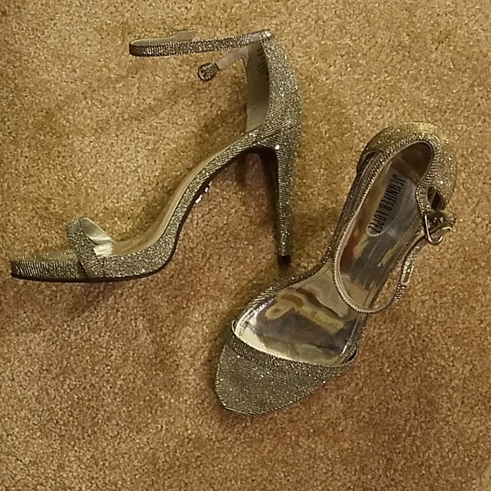 Jennifer Lopez silver heels